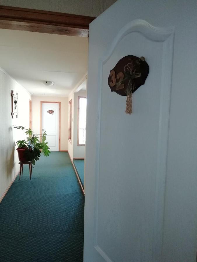 Hostal Los Pinos Puerto Natales Exteriör bild