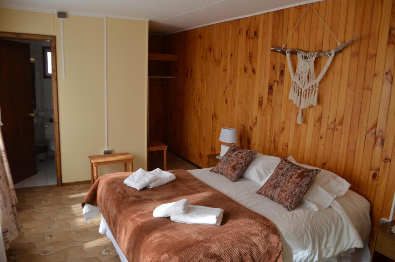 Hostal Los Pinos Puerto Natales Exteriör bild