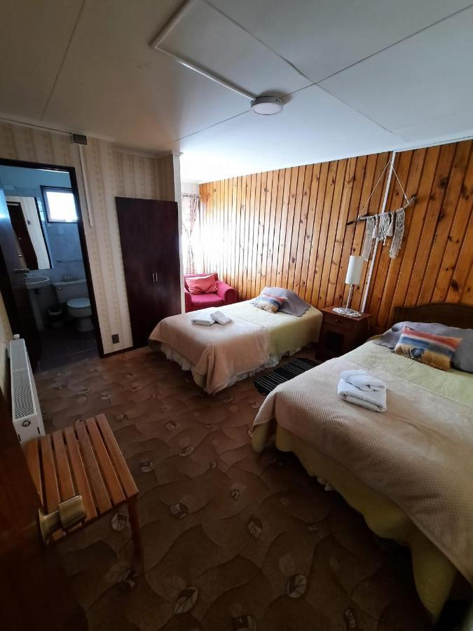 Hostal Los Pinos Puerto Natales Exteriör bild