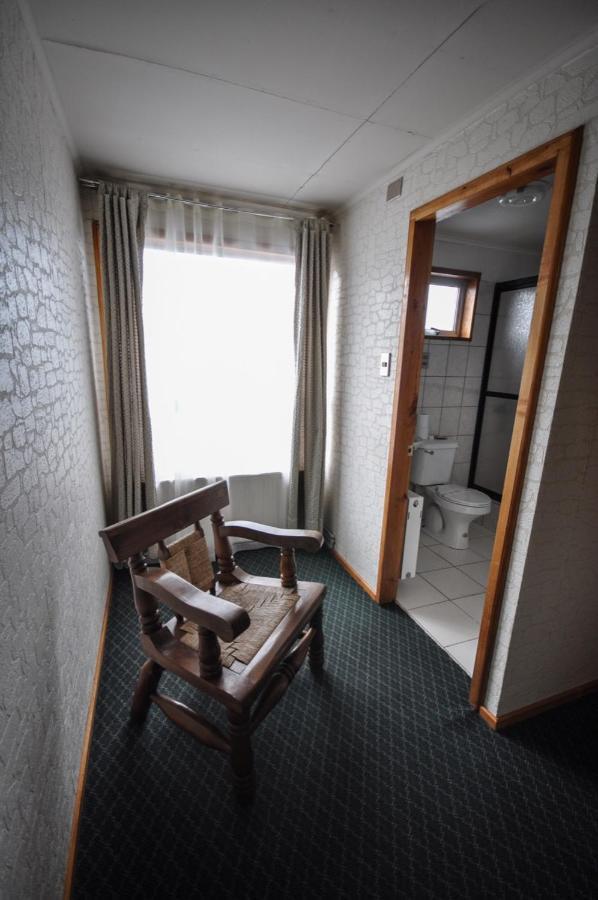 Hostal Los Pinos Puerto Natales Exteriör bild
