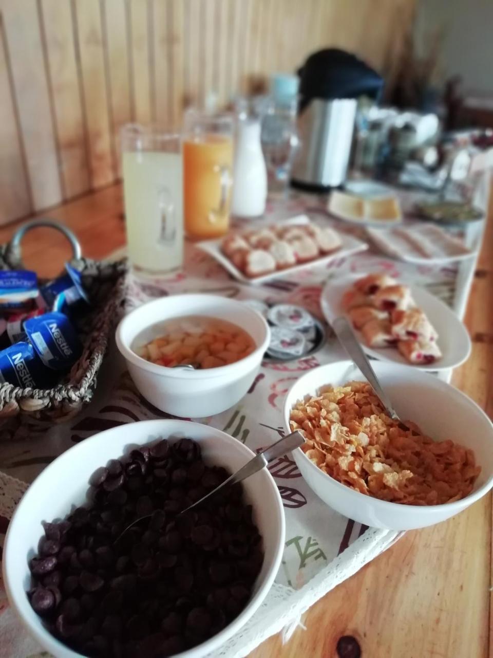 Hostal Los Pinos Puerto Natales Exteriör bild