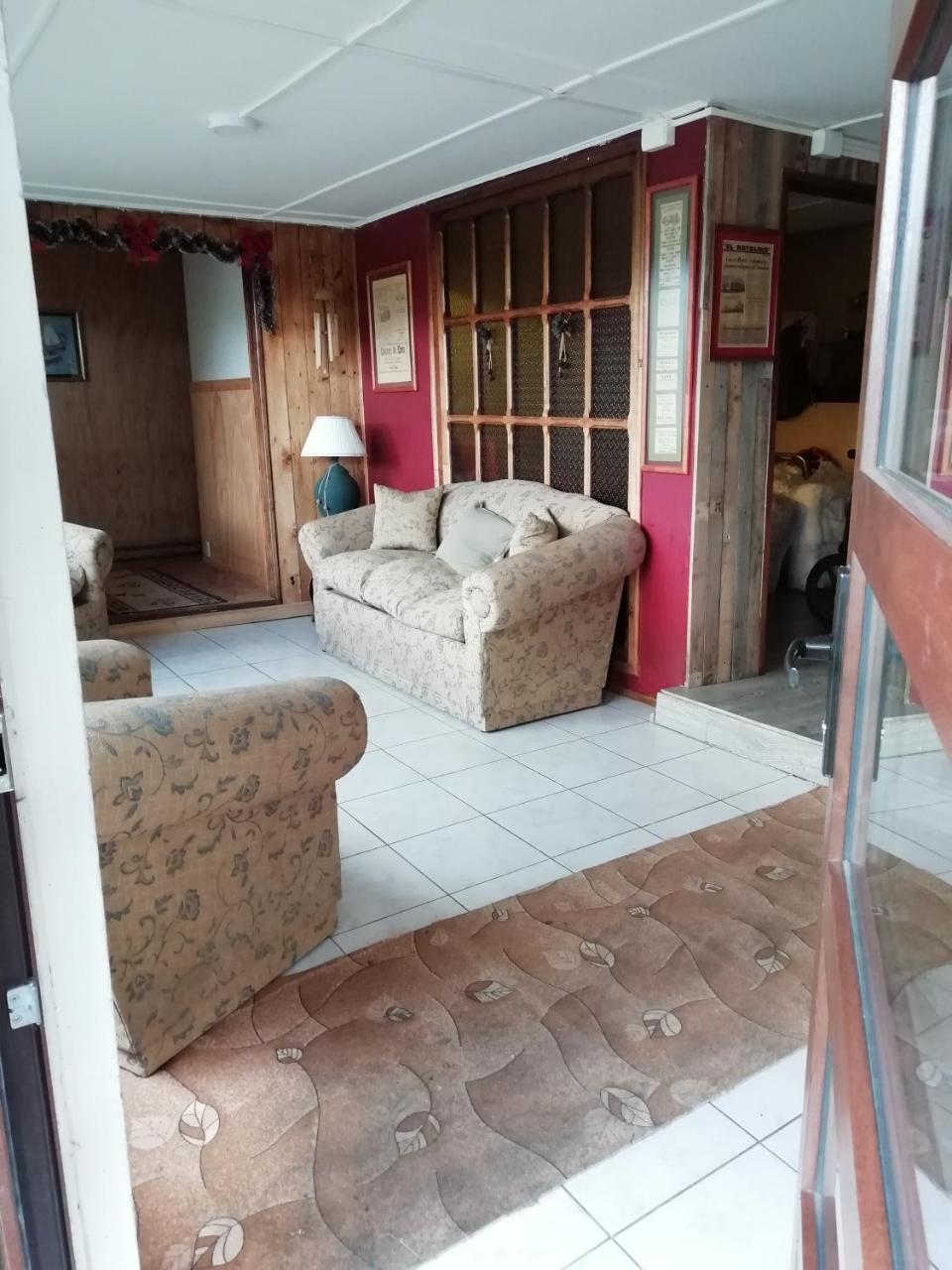 Hostal Los Pinos Puerto Natales Exteriör bild